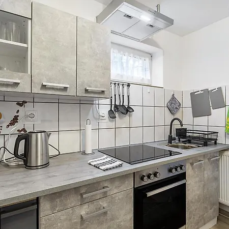 Astrid 公寓 孙登